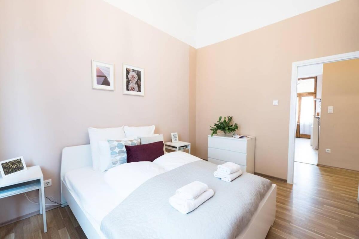 Ultra - Next To The Synagogue - Air Conditioning Appartement Boedapest